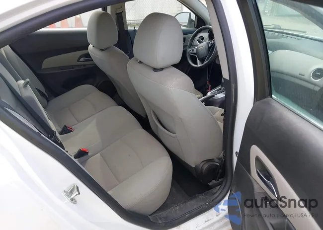 1G1PC5SB7F7103832: 40195730