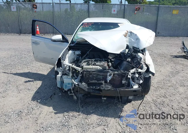 4T1BK1EB3EU133057: 40196298