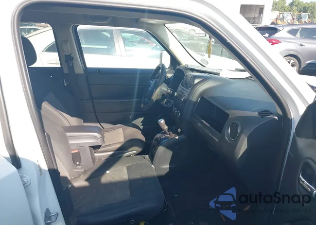 1C4NJPBA5ED812315: 40199679