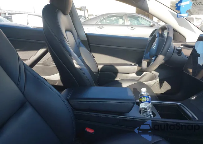 5YJ3E1EA9MF859956: 40201488