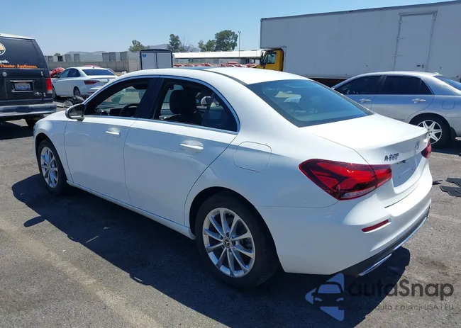 WDD3G4FB1KW019574: 40201852