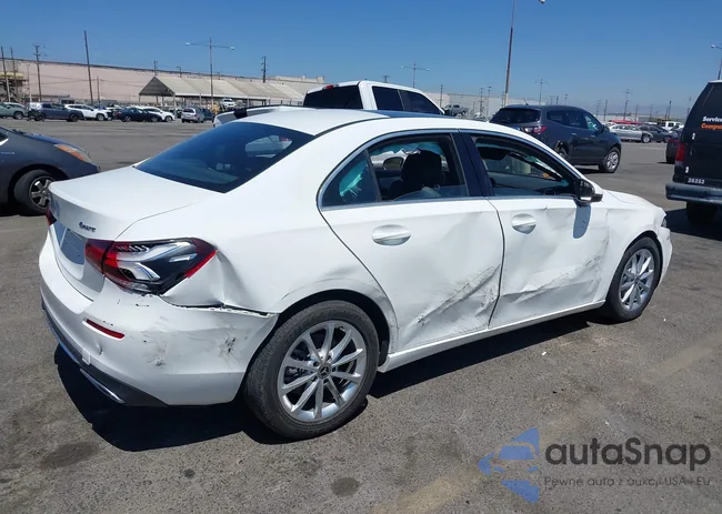 WDD3G4FB1KW019574: 40201852