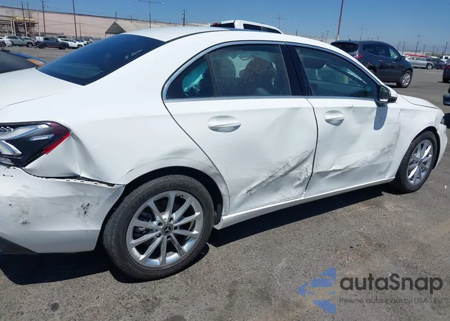 WDD3G4FB1KW019574: 40201852