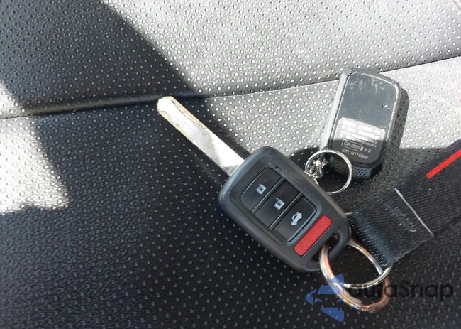 2HGFC2F5XJH586737: 40203517