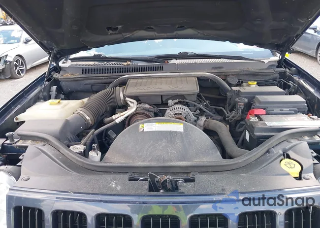 1J8GR48K38C243158: 40203815