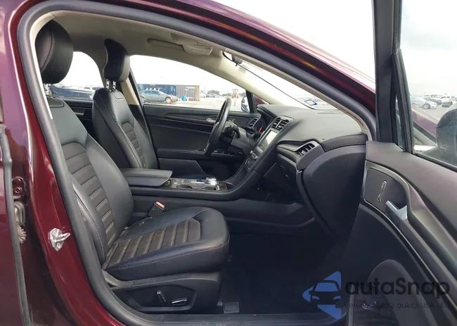 3FA6P0HD2JR256693: 40205791