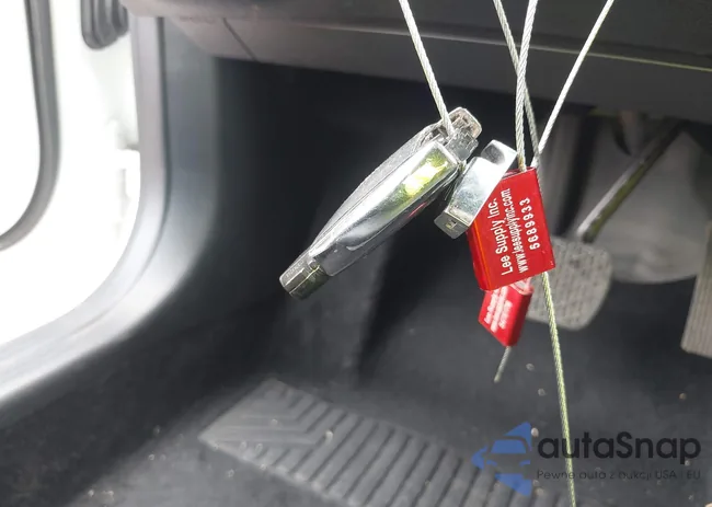 WDDSJ4EB5KN711244: 40207732