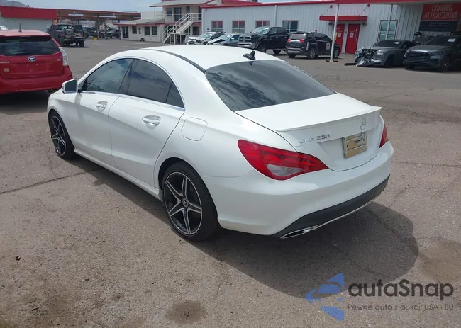 WDDSJ4EB5KN711244: 40207732