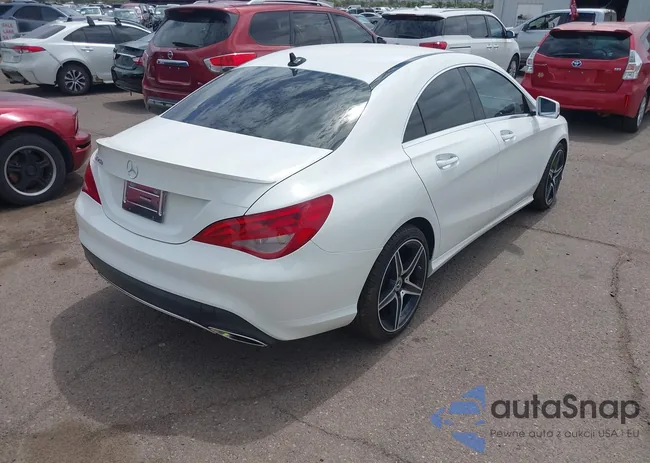 WDDSJ4EB5KN711244: 40207732