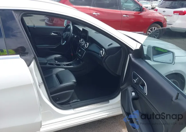 WDDSJ4EB5KN711244: 40207732