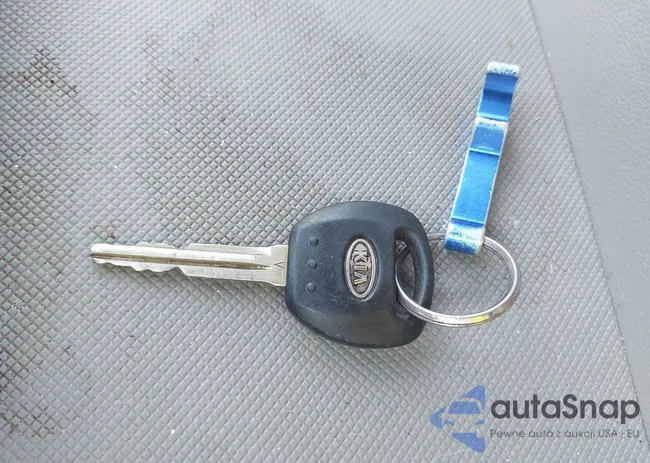 KNDMB233266028367: 40206930