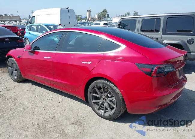 5YJ3E1EAXJF052258: 40211395