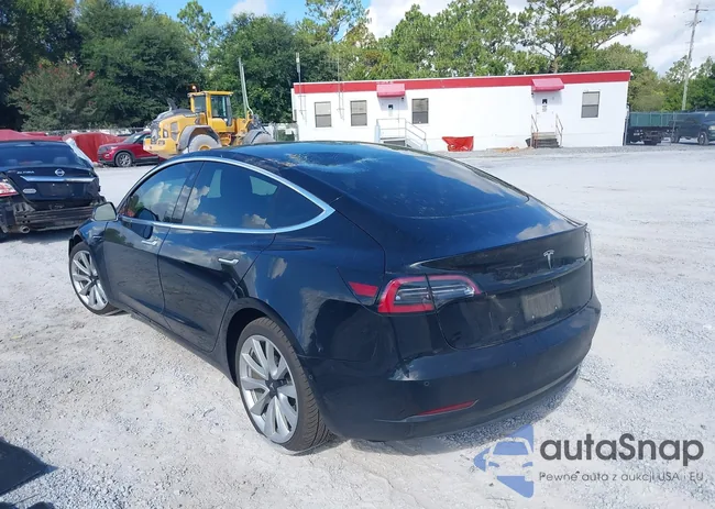 5YJ3E1EB1JF090387: 40212502