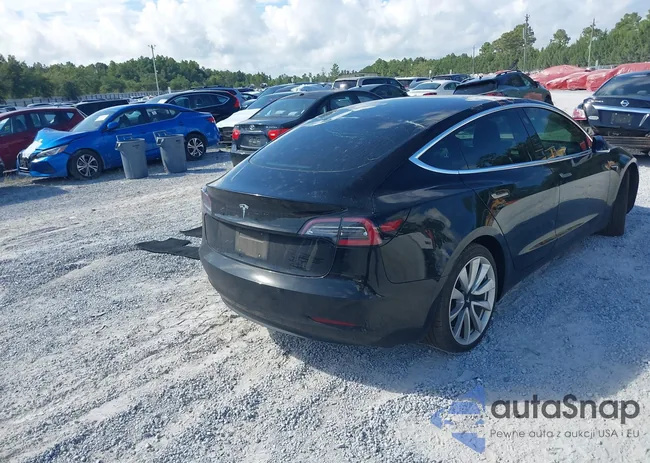 5YJ3E1EB1JF090387: 40212502