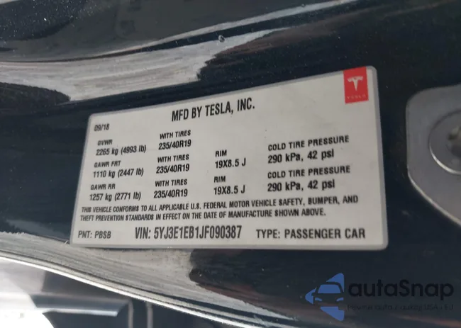 5YJ3E1EB1JF090387: 40212502