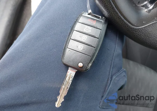 KNAFK4A68G5554119: 40216373