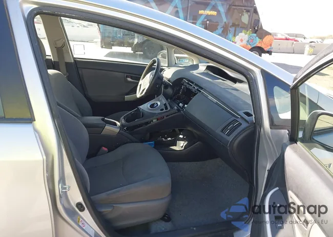 JTDKN3DU4F0413685: 40218135