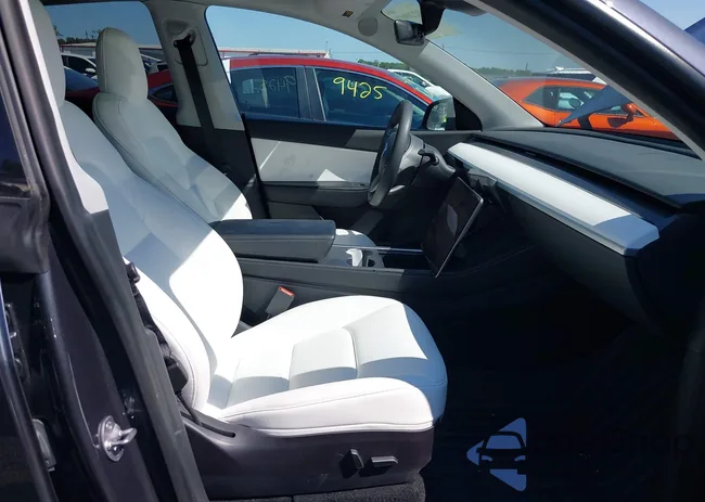 5YJYGAEE5MF201182: 40220913