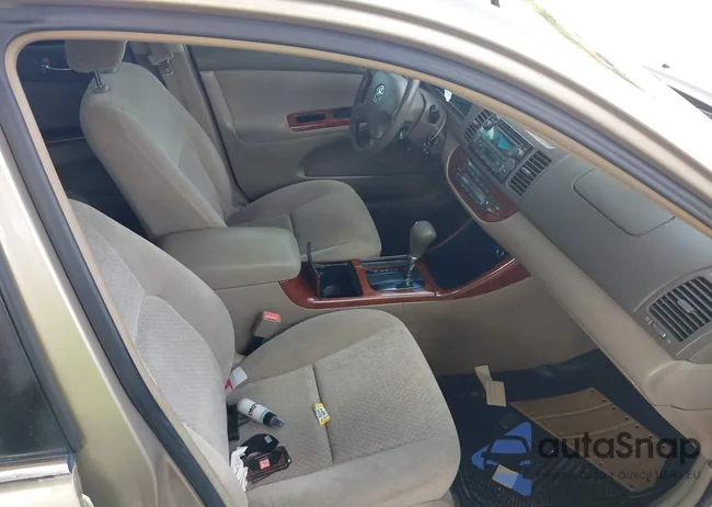 4T1BE32KX2U575773: 40231739