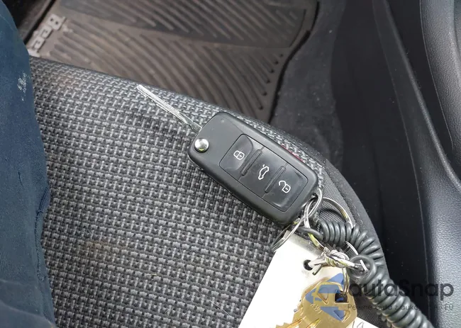 3VWFD7AT0KM720833: 40231743