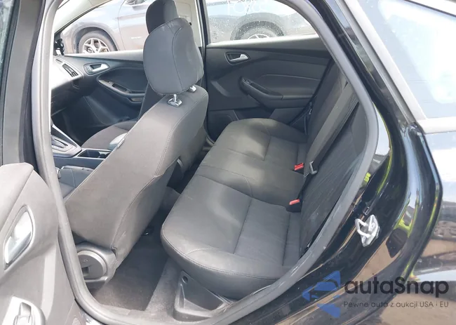 1FADP3F21HL340703: 40233804