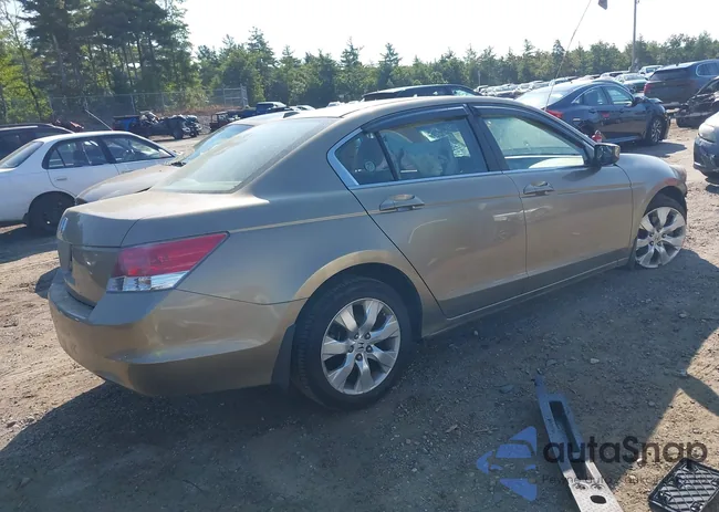 1HGCP26818A021271: 40233057