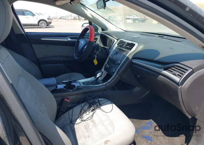 3FA6P0UU4FR245739: 40236583