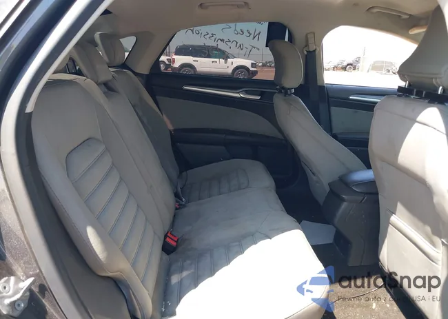 3FA6P0UU4FR245739: 40236583