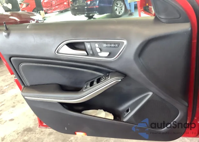 WDCTG4EB3KJ610301: 40237269