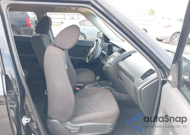 KNDJT2A50D7613976: 40237484