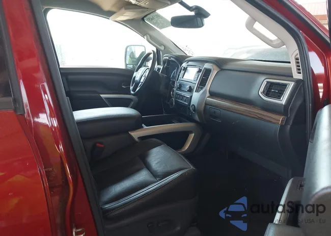 1N6BA1F48GN513237: 40236851