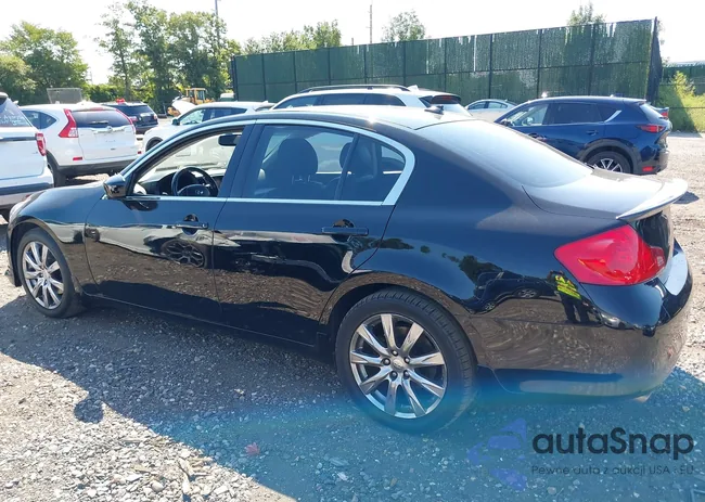 JN1CV6AR1BM407550: 40242275