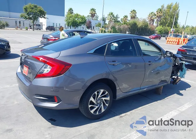 2HGFC2F75JH599994: 40244156