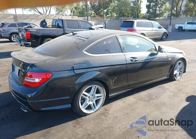 WDDGJ5HB9CF821166: 40245041