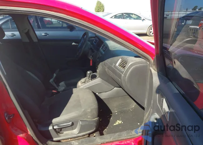 3VW2K7AJ8CM347979: 40246719