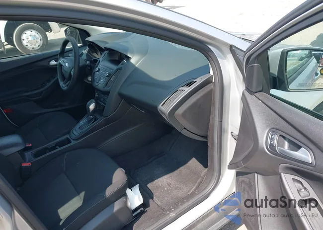 1FADP3F21JL202441: 40246729