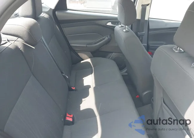 1FADP3F21JL202441: 40246729