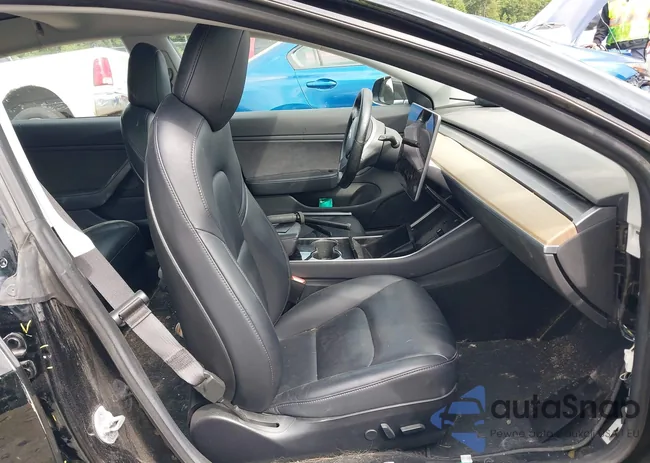 5YJ3E1EB5JF103349: 40249284