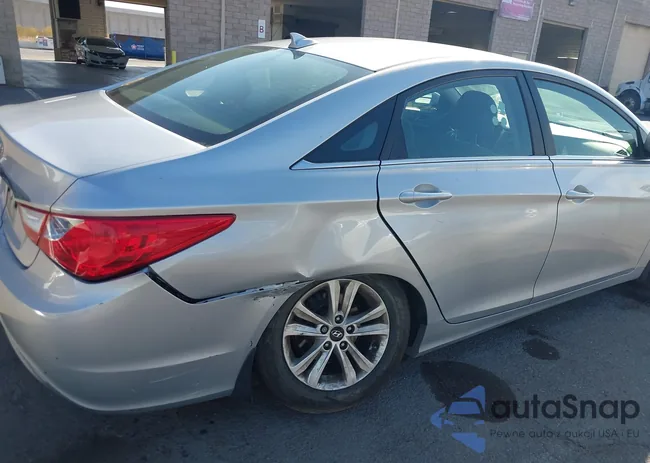 5NPEB4AC7CH399688: 40258850