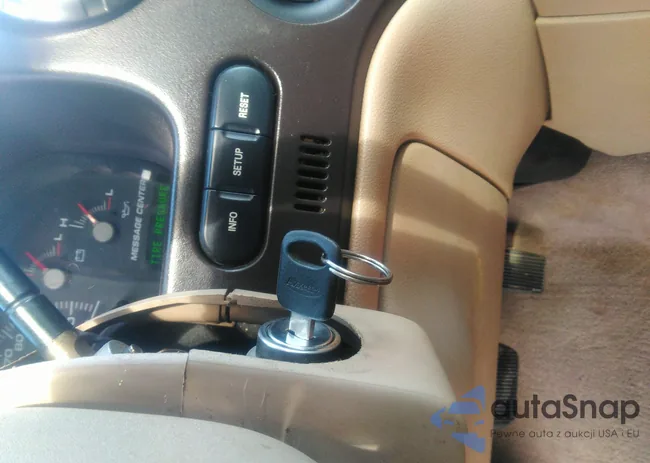 1FMFU18LX4LB00223: 40260352