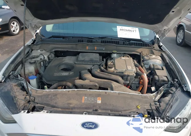 3FA6P0LU3JR103537: 40260617