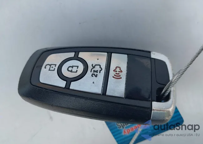 3FA6P0LU3JR103537: 40260617