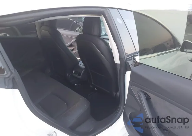 5YJ3E1EB7JF072718: 40268331