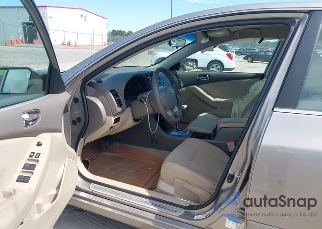 1N4AL2AP6CN556233: 40268439