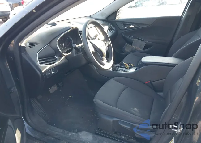 1G1ZB5STXHF273986: 40267824