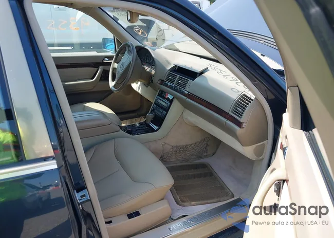 WDBGA43G7XA427030: 40269355