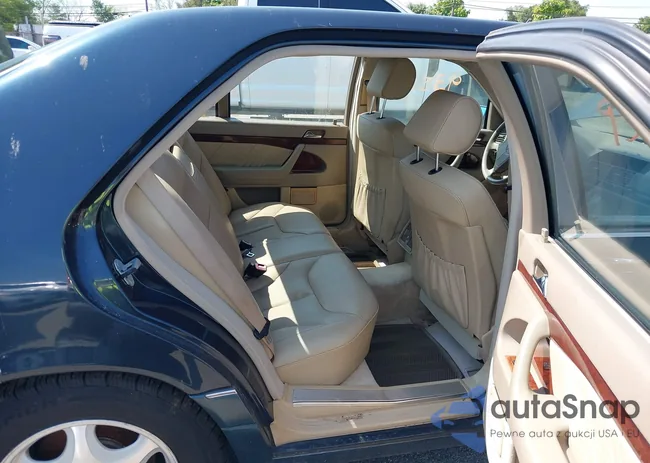 WDBGA43G7XA427030: 40269355