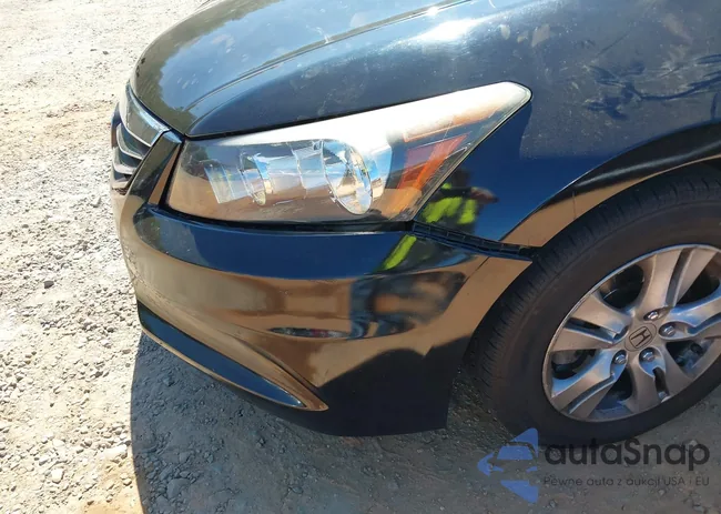 1HGCP2F87CA098073: 40272526