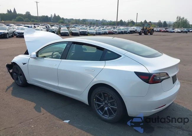 5YJ3E1EB4LF647733: 40271904