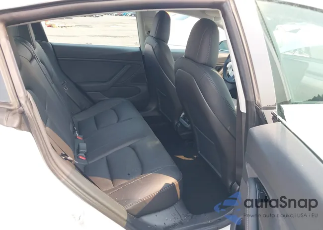 5YJ3E1EB4LF647733: 40271904